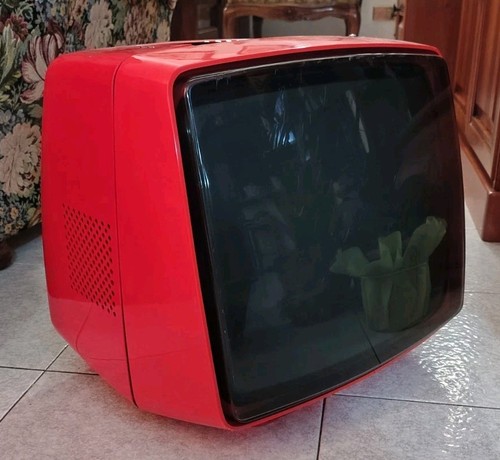 Bellissima piccola televisione - piccola,