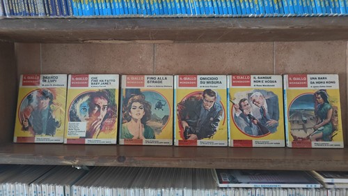Lotto 100 gialli - di,